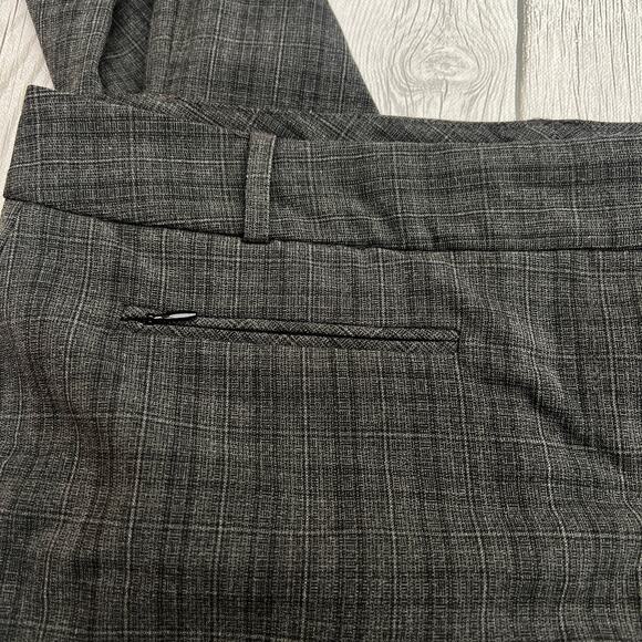 Van Heusen Womens Gray Plaid Stretch Slight Boot Leg Size 12 Short Pants - Picture 8 of 14